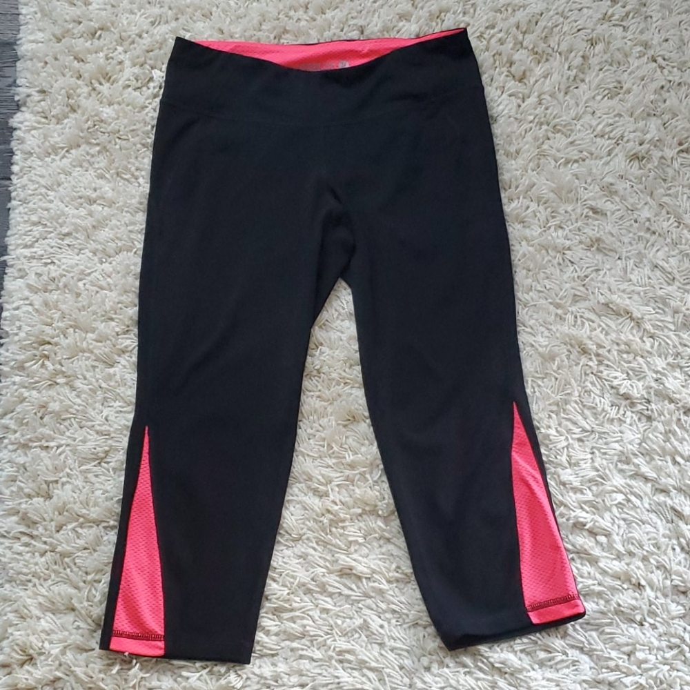 Mid Rise Fitted Cropped Yoga Pants Bundle - Old Navy, Two Pair - M